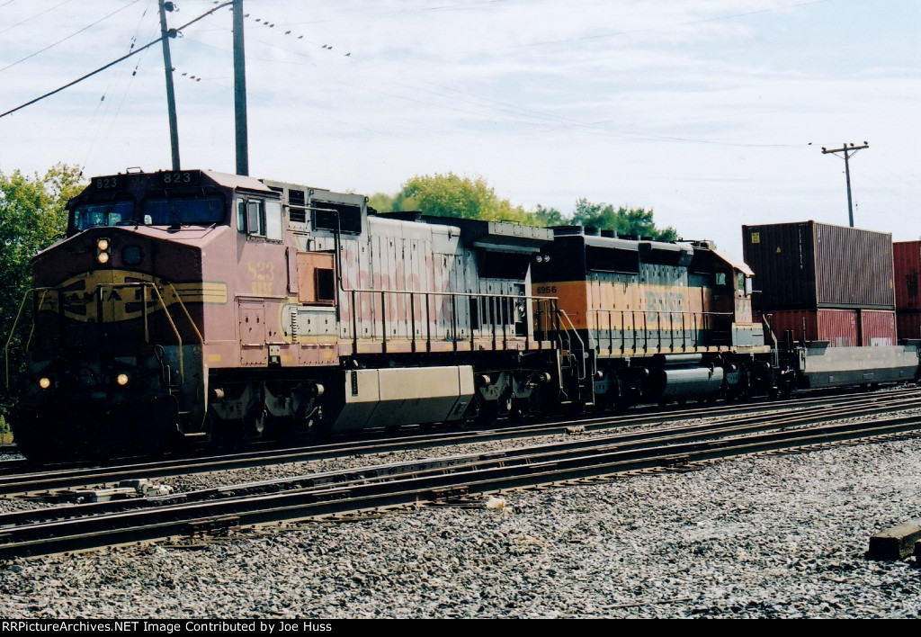 BNSF 823 West